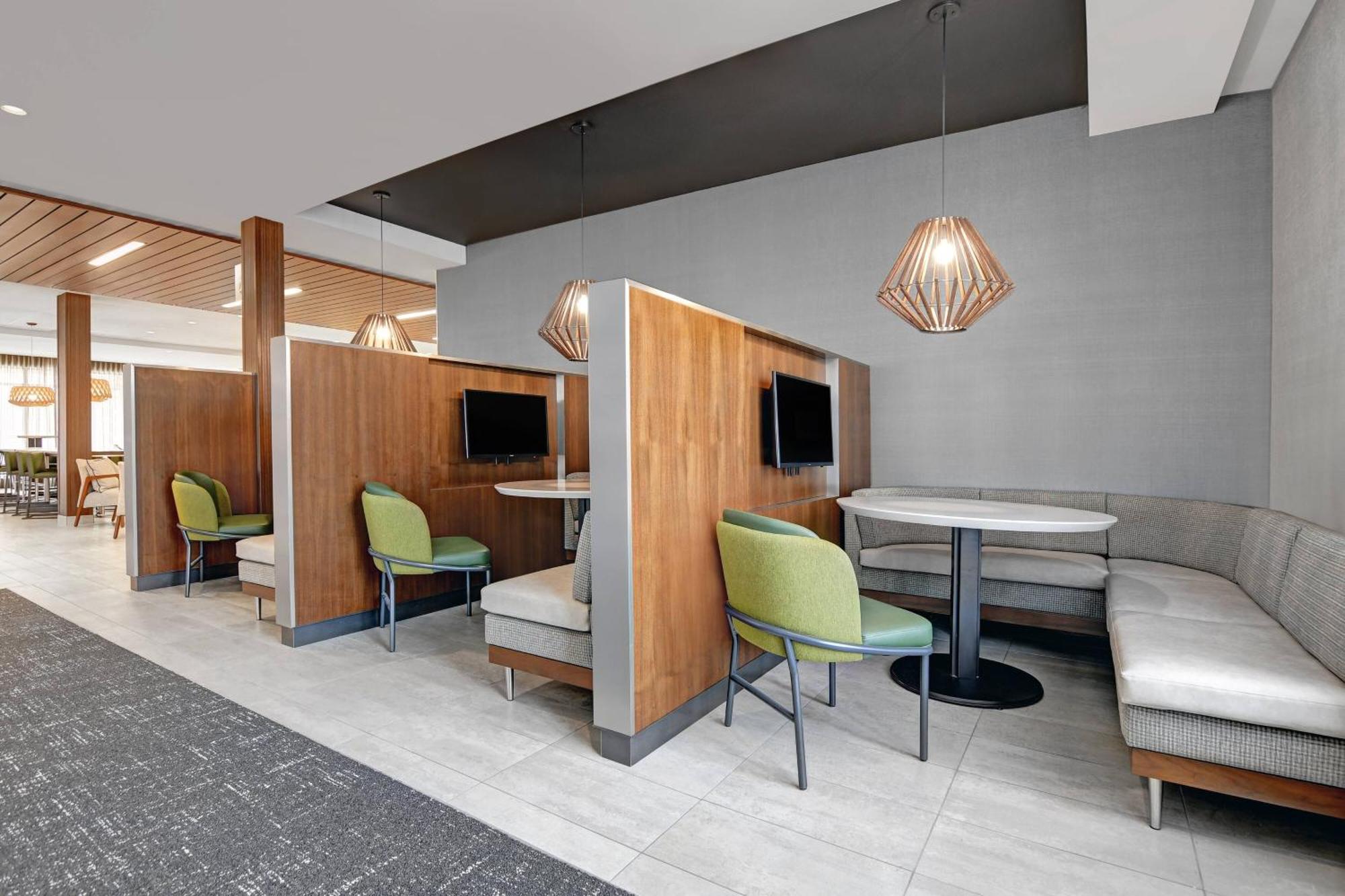 Courtyard By Marriott Manhattan Aggieville Ngoại thất bức ảnh