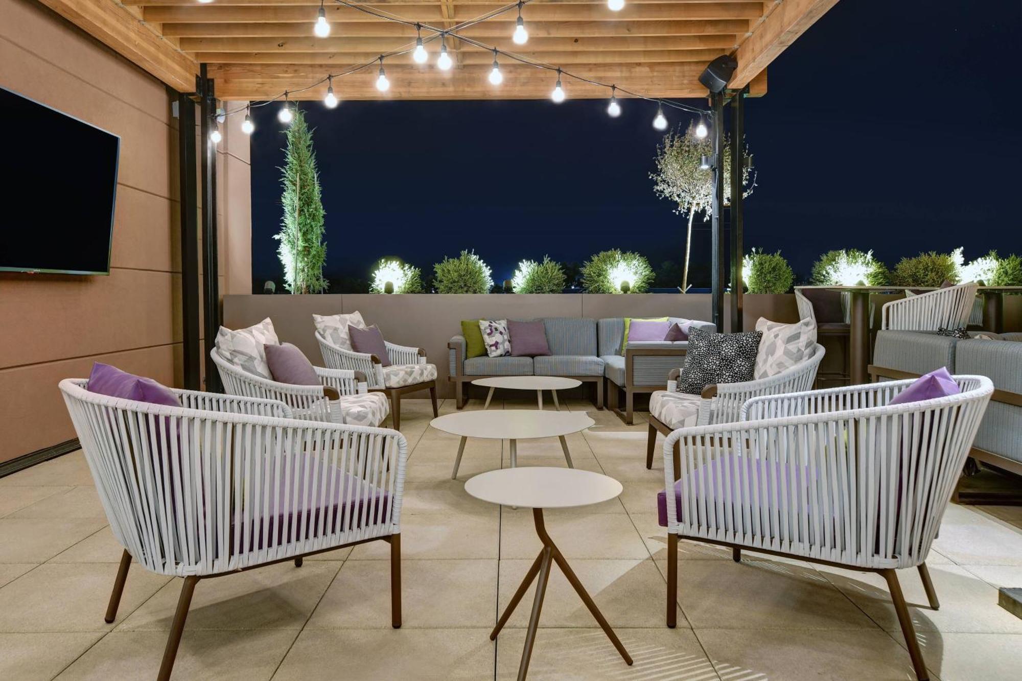 Courtyard By Marriott Manhattan Aggieville Ngoại thất bức ảnh