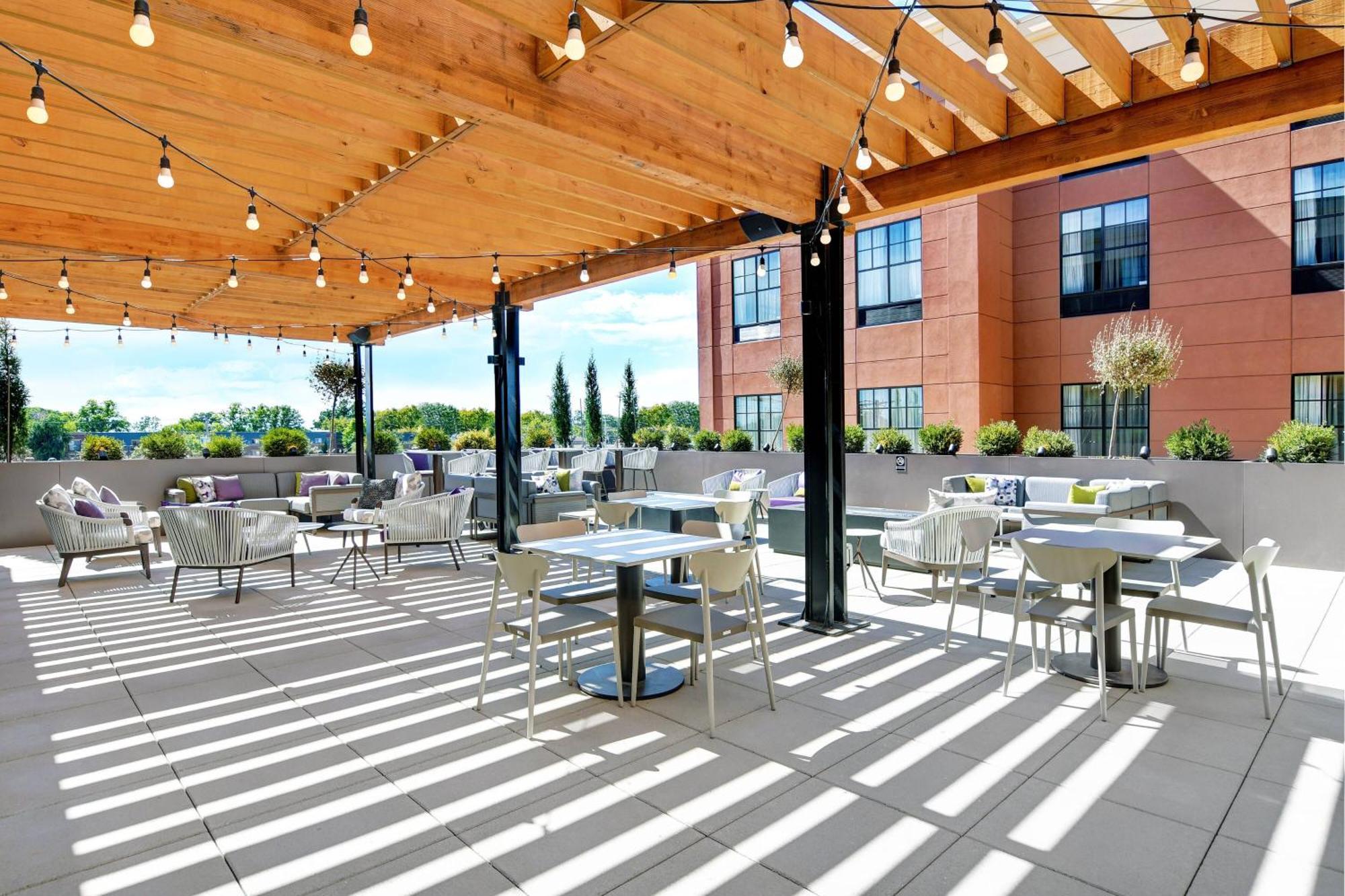 Courtyard By Marriott Manhattan Aggieville Ngoại thất bức ảnh