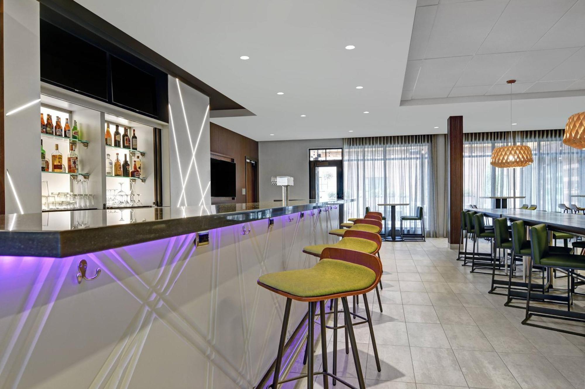 Courtyard By Marriott Manhattan Aggieville Ngoại thất bức ảnh