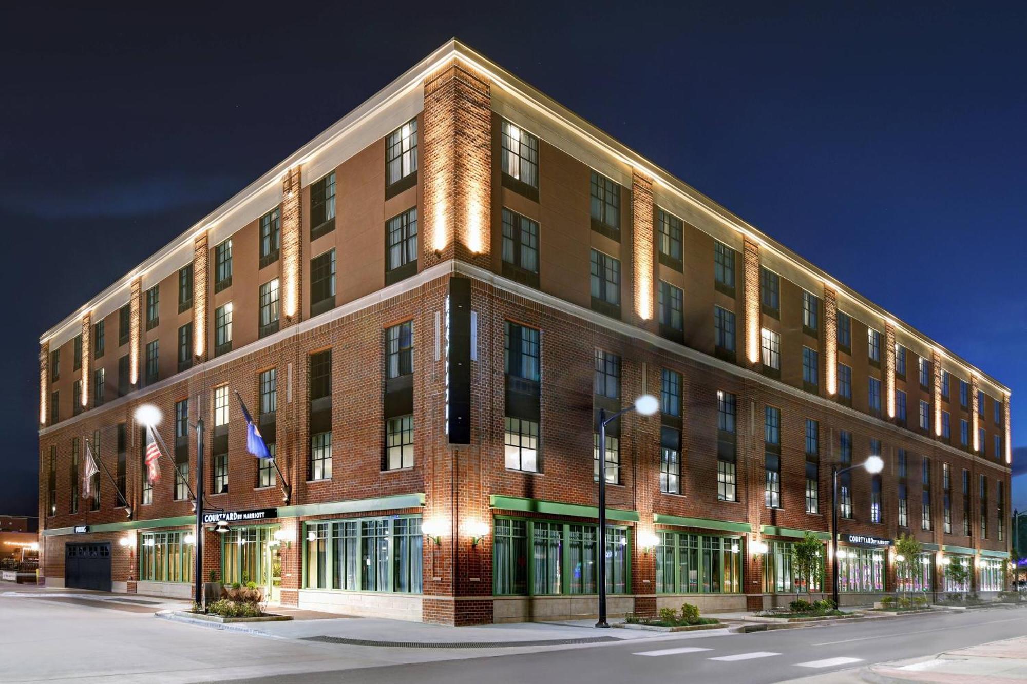 Courtyard By Marriott Manhattan Aggieville Ngoại thất bức ảnh